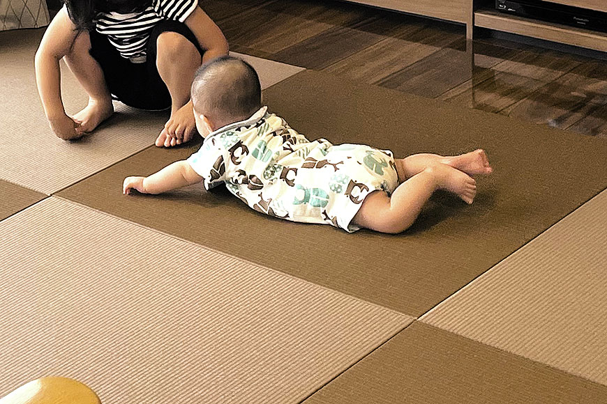 赤ちゃんのためのハイハイ畳