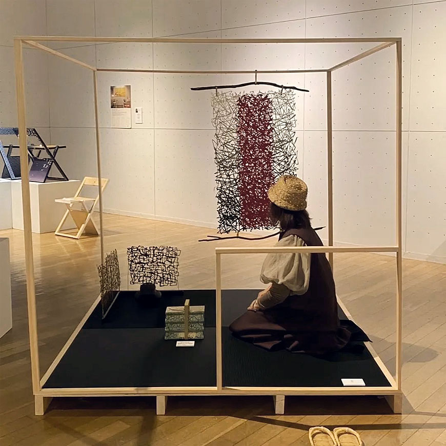夜はウラの顔大アート展で使用さえた黒い畳